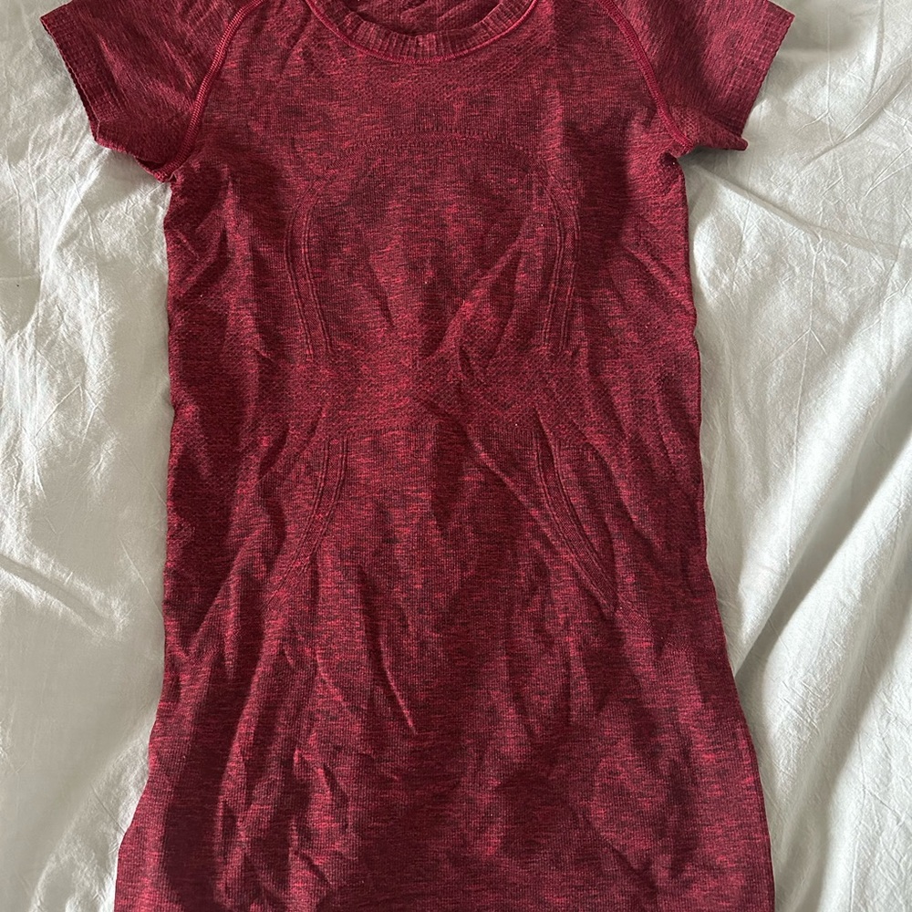 Lululemon Swiftly shirt